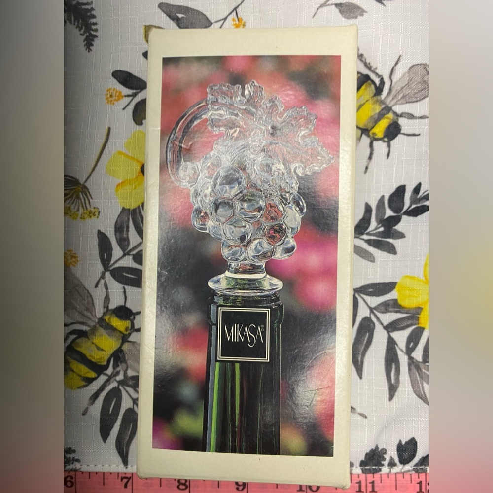 NIB Mikasa glass wine stopper